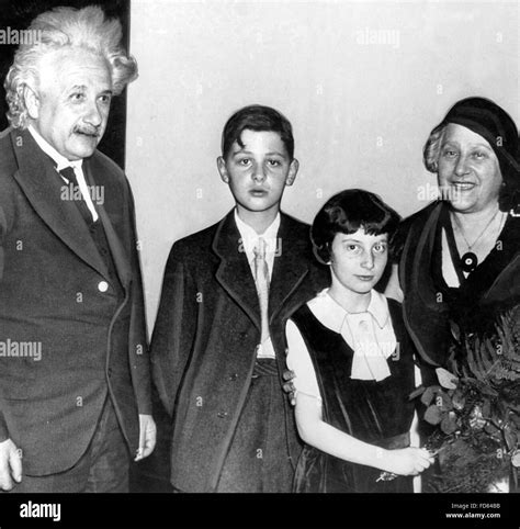 albert einstein's children and grandchildren.